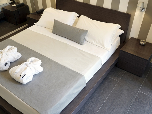 Керамогранит Laminam I Naturali LAMF007045 Noir Desir Bocciardata 100х300х5 фото 2